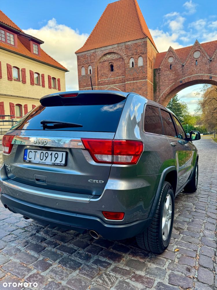 Jeep Grand Cherokee - 23