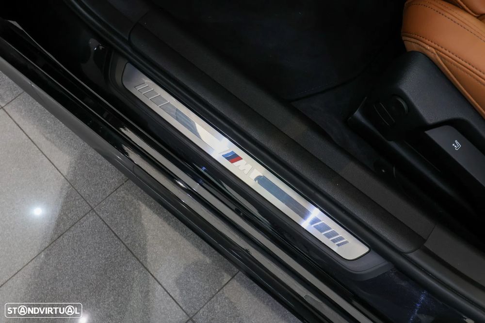 BMW 320 e Pack Desportivo M Auto - 24