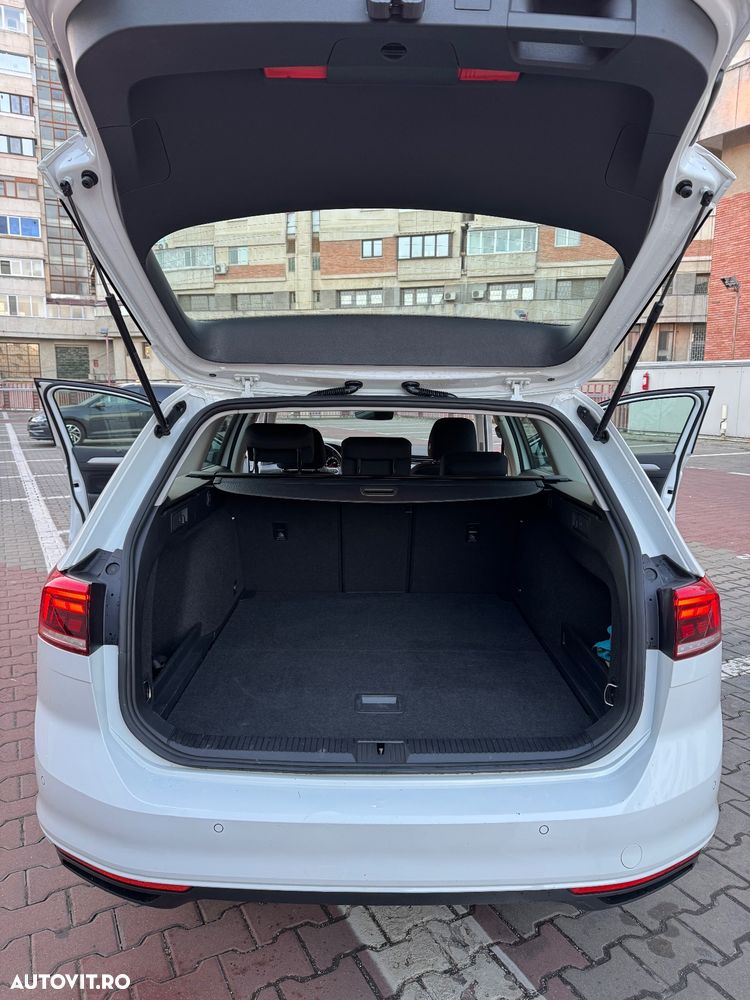 Volkswagen Passat Variant 2.0 TDI SCR DSG - 23