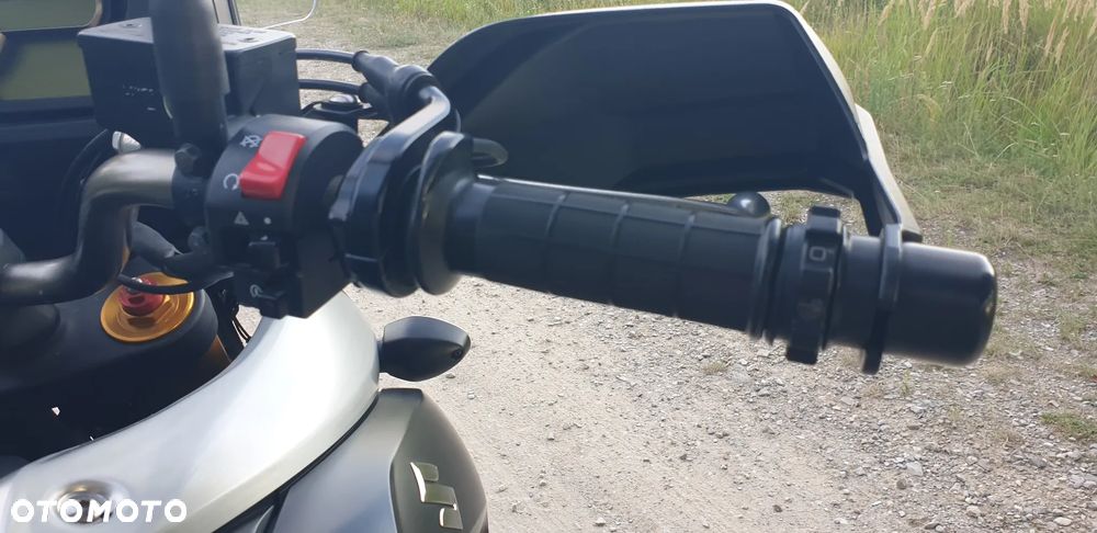 Suzuki V-STROM - 8