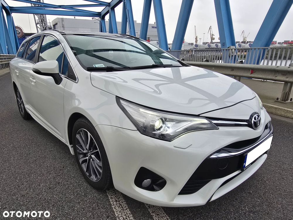 Toyota Avensis - 8