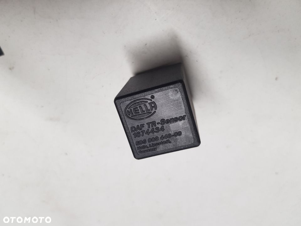 PRZEKAZNIK TR-SENSOR HELLA DAF XF XF 105 95 75 EURO 5 5DS009448-00 1674434 - 2