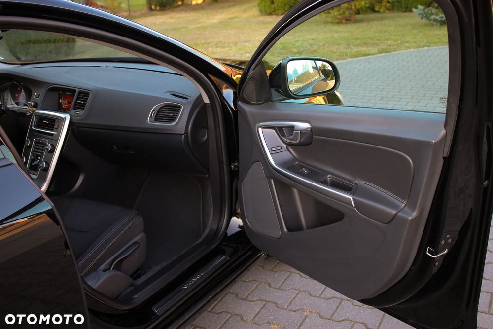 Volvo V60 D3 Summum - 21