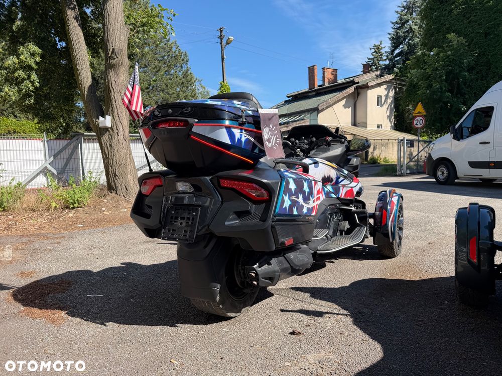 Can-Am Spyder - 4