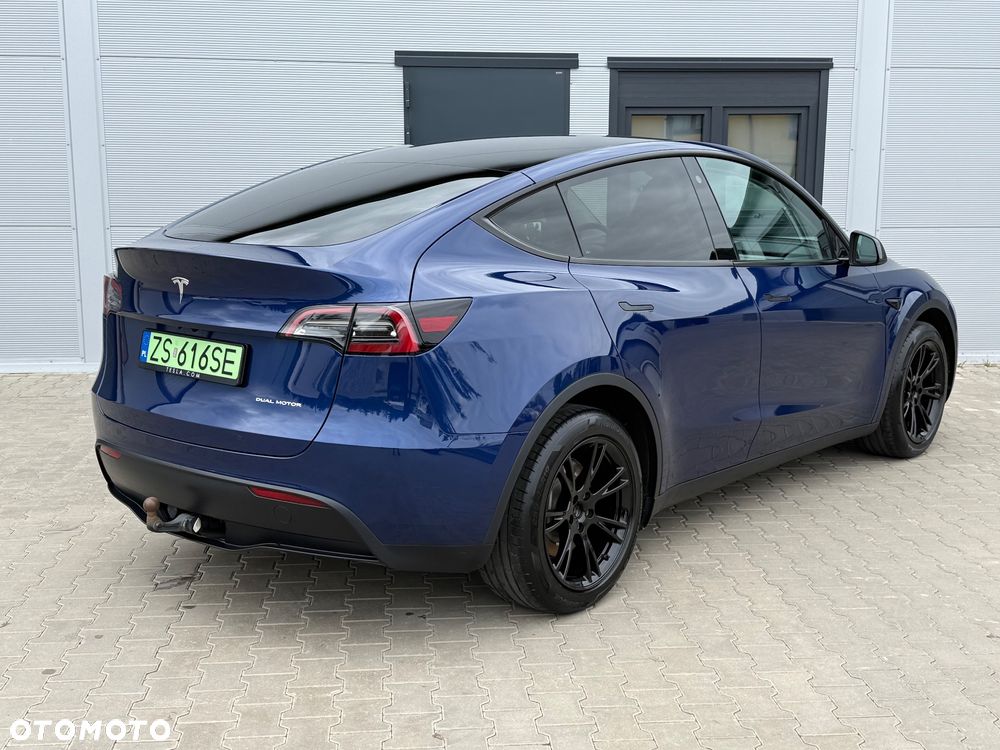 Tesla Model Y - 6