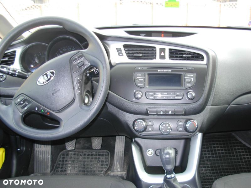 Kia Ceed 1.4 L - 5