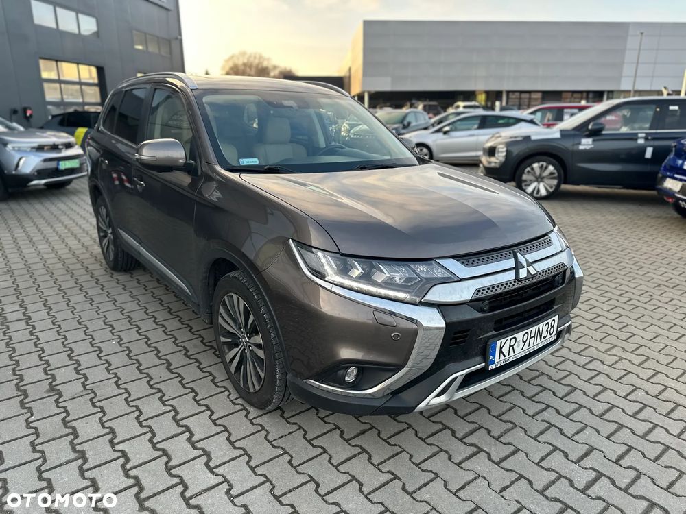 Mitsubishi Outlander 2.0 Instyle SDA 4WD CVT - 2
