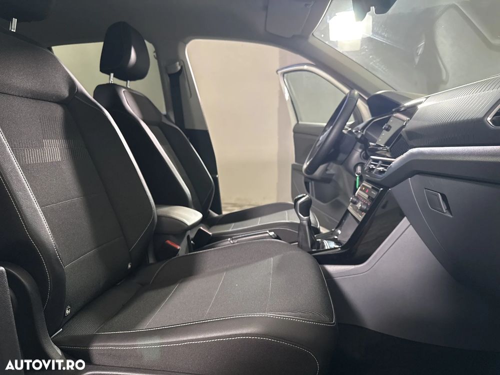 Volkswagen T-Cross - 12