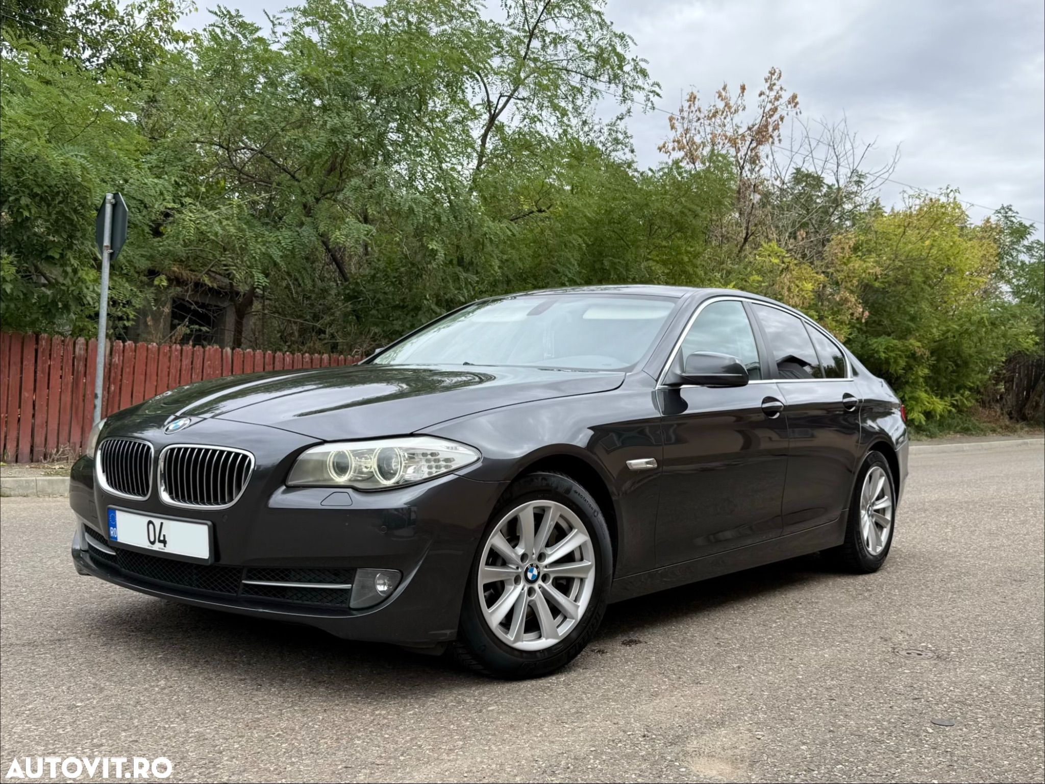 BMW Seria 5 528i Aut. - 1