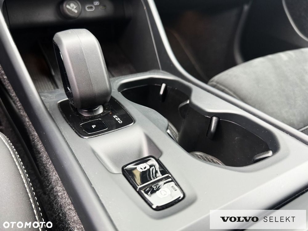 Volvo XC 40 - 24