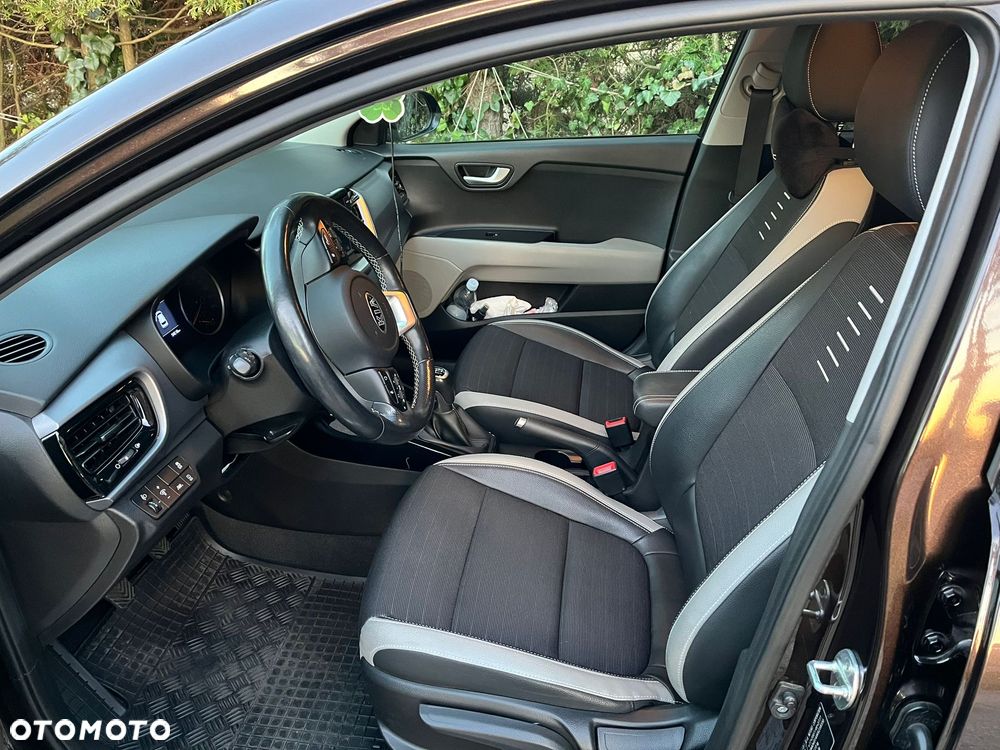 Kia Stonic 1.4 L - 7