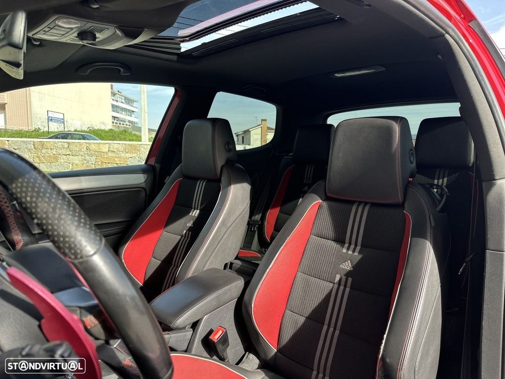 VW Golf 2.0 GTI DSG adidas - 8