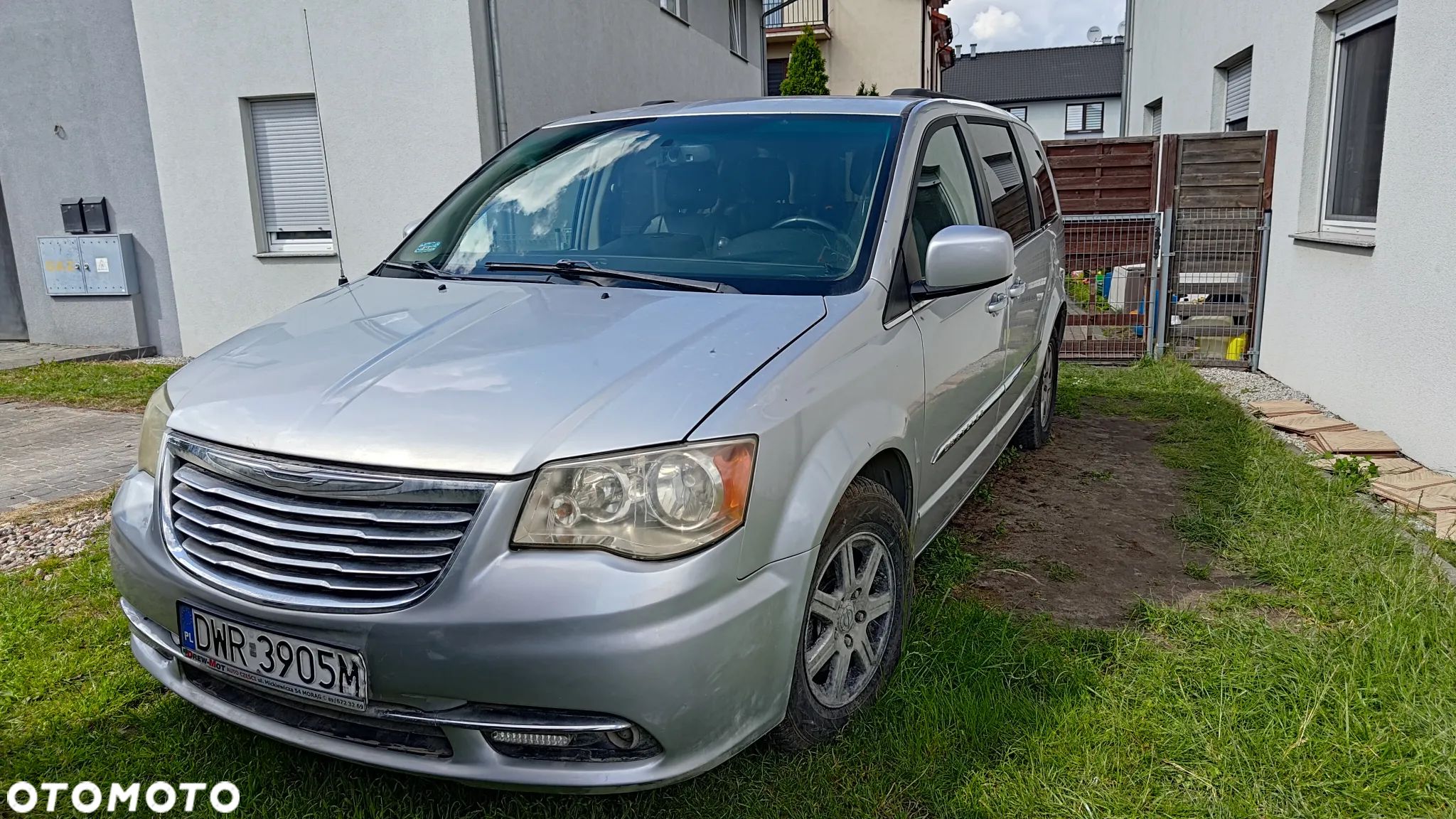 Chrysler Town & Country - 1