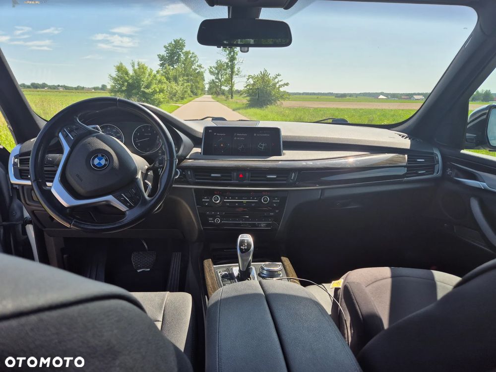 BMW X5 xDrive35i - 12