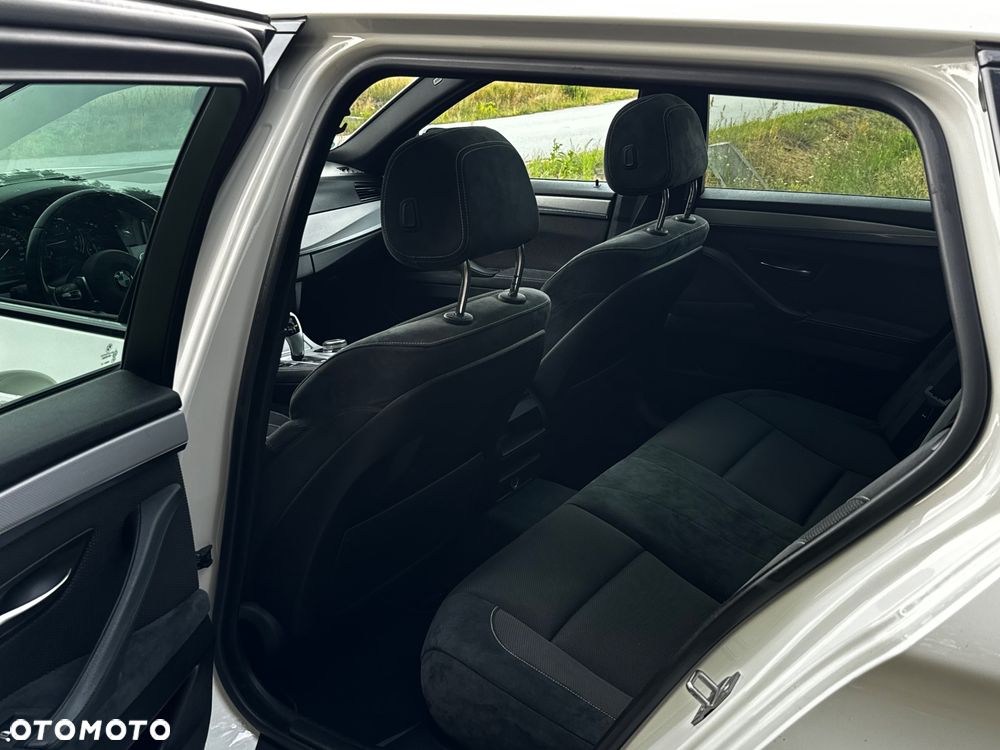 BMW Seria 5 520d xDrive - 17