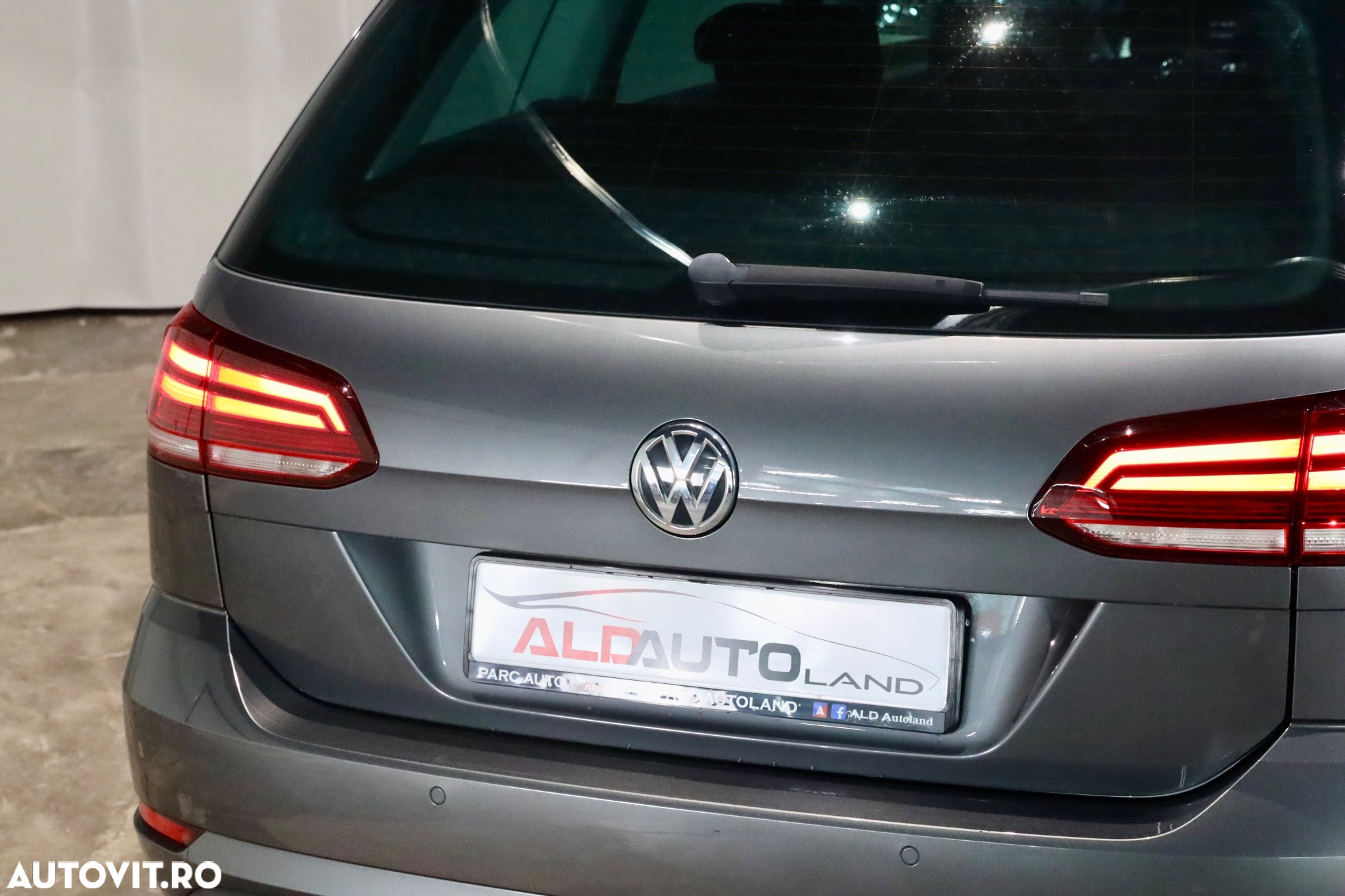 Volkswagen Golf 1.6 TDI DSG Comfortline - 28