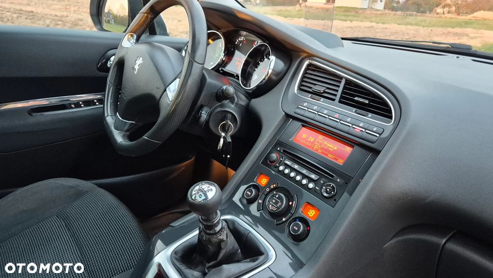 Peugeot 5008 HDI FAP 150 Allure - 20