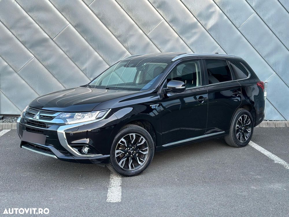 Mitsubishi Outlander - 2