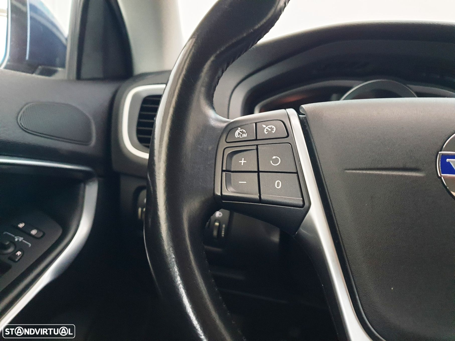 Volvo V40 1.6 D2 VOR - 16