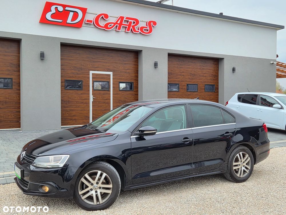 Volkswagen Jetta - 1