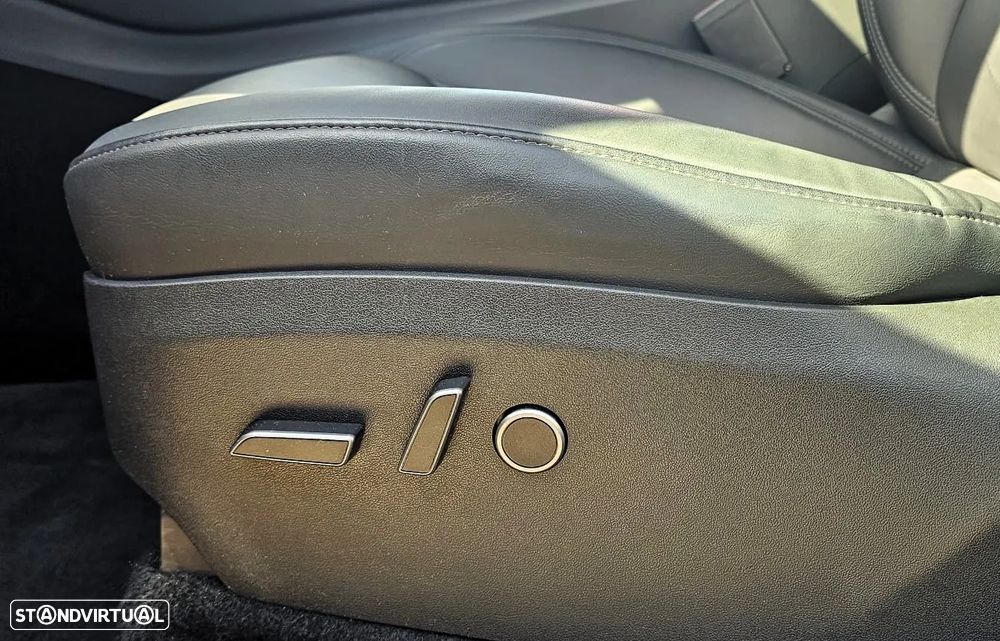 Tesla Model Y - 15