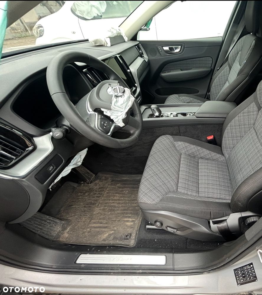 Volvo XC 60 B4 B Essential - 7