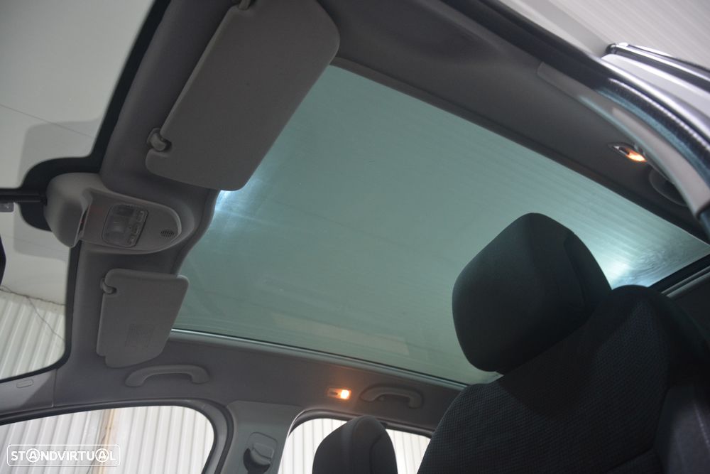 Peugeot 3008 1.6 HDi Allure - 28