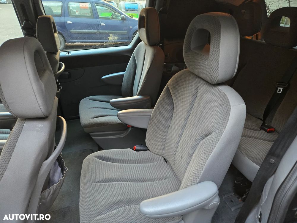 Chrysler Voyager 2.8L TD LX aut - 10