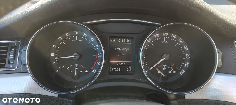 Skoda Superb 2.0 TDI Active DSG - 11