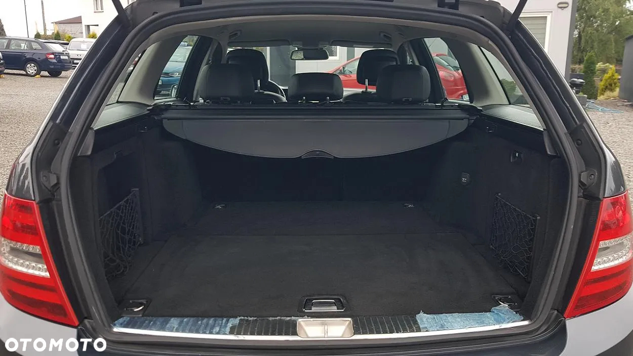 Mercedes-Benz Klasa C 220 T CDI DPF Automatik BlueEFFICIENCY Avantgarde - 11