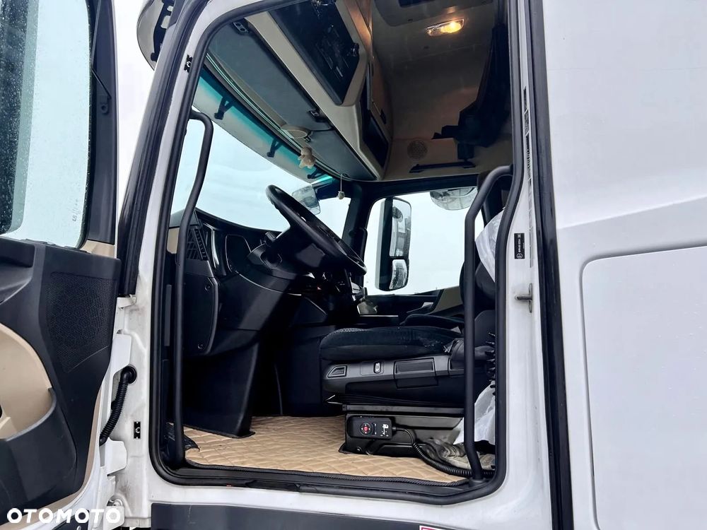 Mercedes-Benz ACTROS - 7