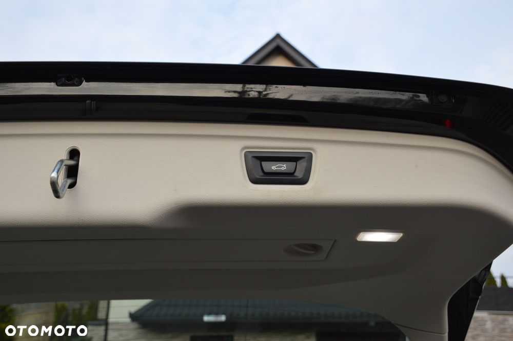 BMW Seria 3 320d Sport Line Shadow - 35