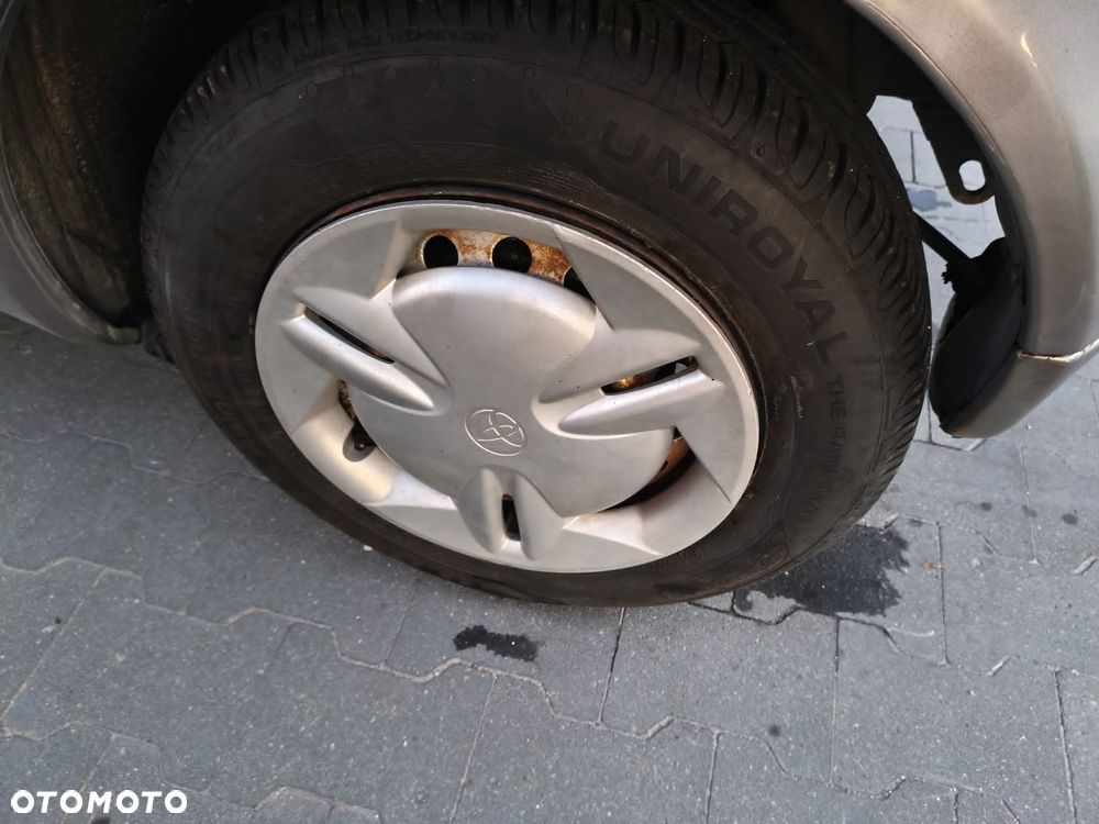 Toyota Yaris 1.0 Base - 16