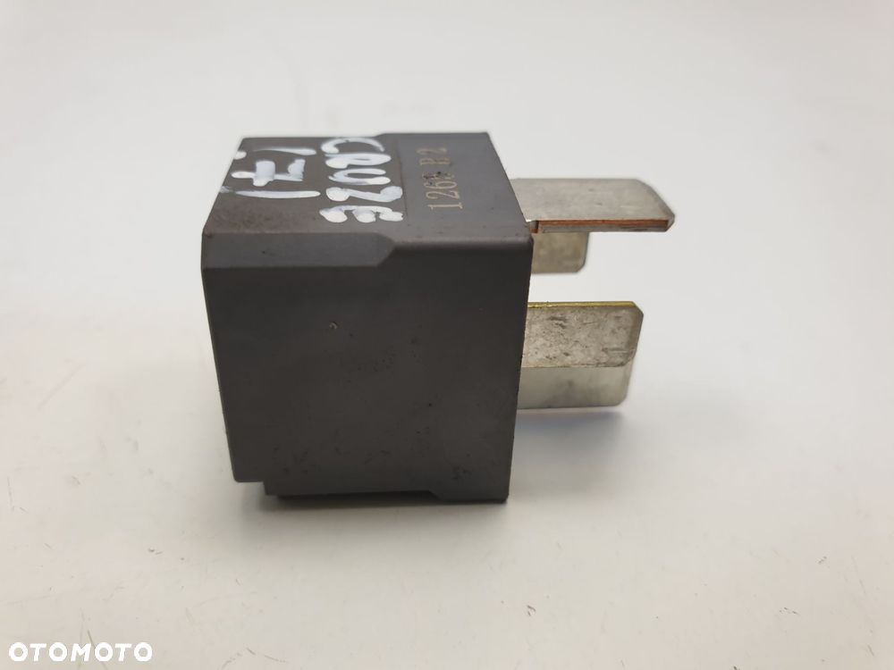 Chevrlet Cruze J305 2.0 VCDI PRZEKAŹNIK 13500120 - 4