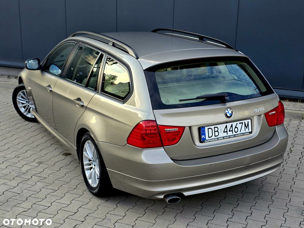 BMW Seria 3 318i - 9