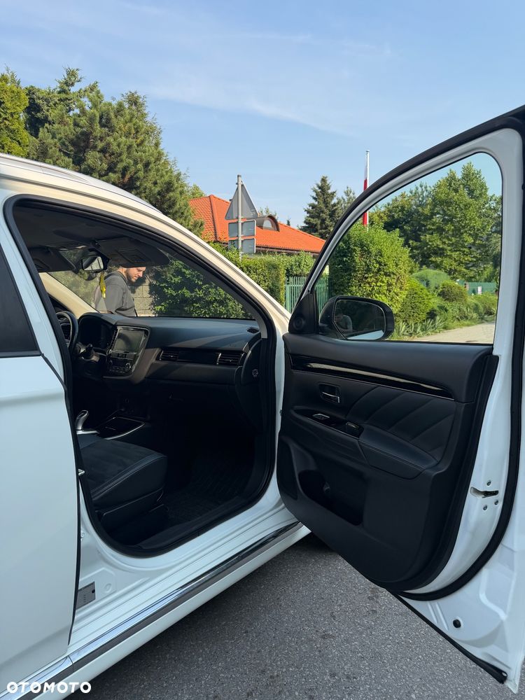Mitsubishi Outlander - 20