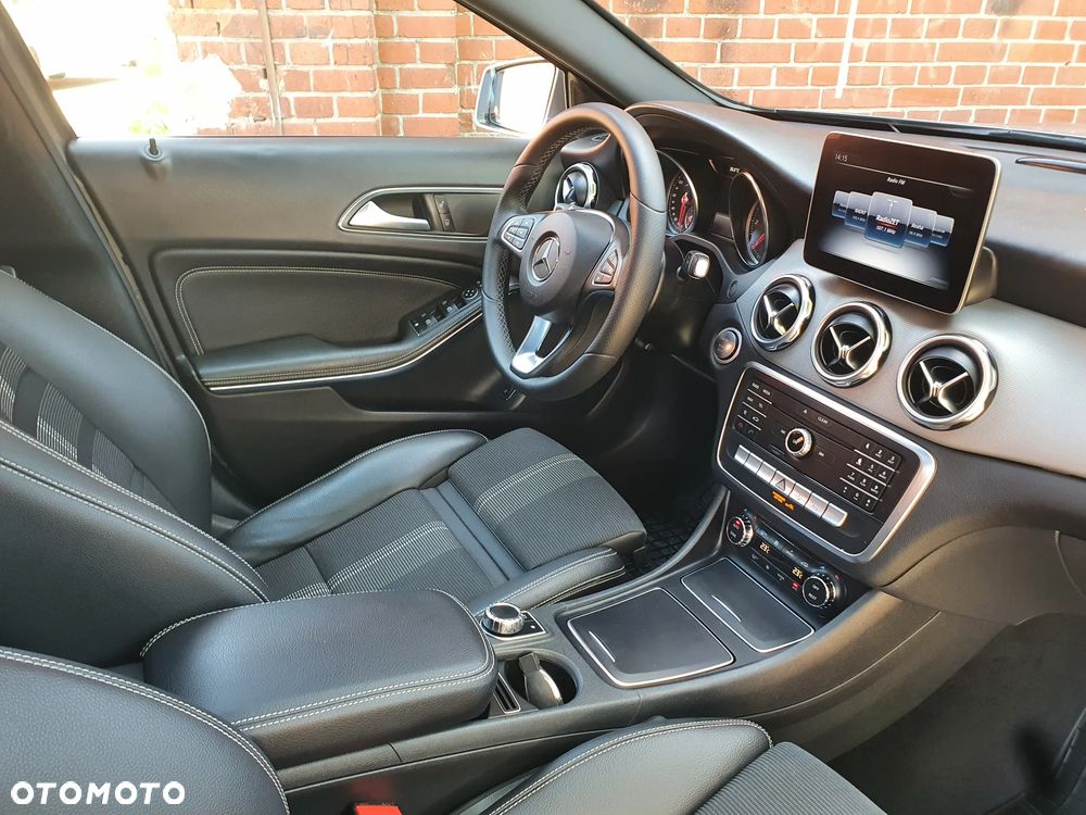 Mercedes-Benz GLA 200 d 7G-DCT Activity Edition - 10