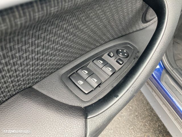 BMW X1 xDrive20d Advantage - 27