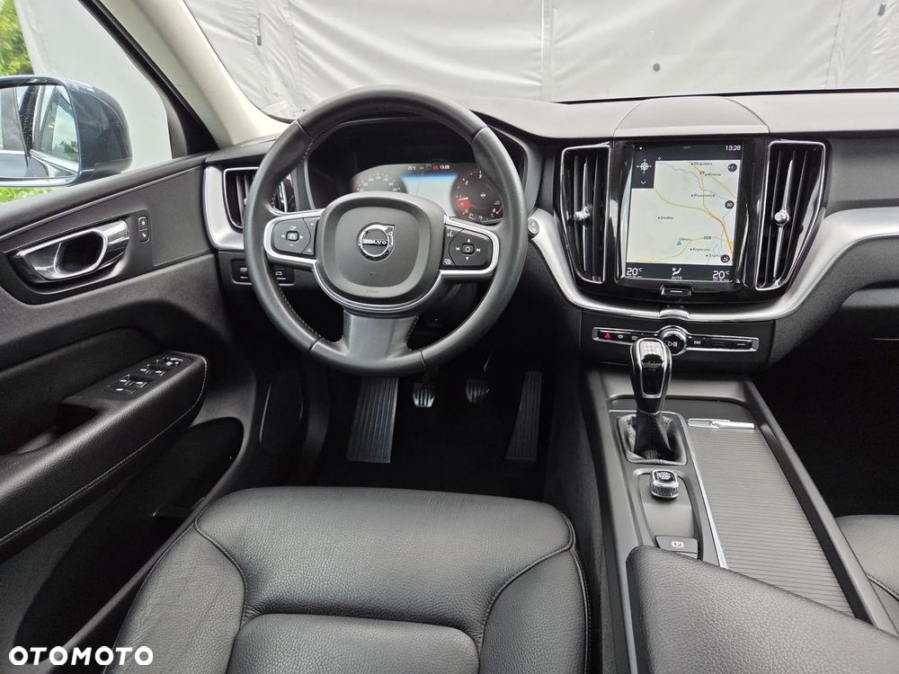 Volvo XC 60 D3 Momentum Pro - 9