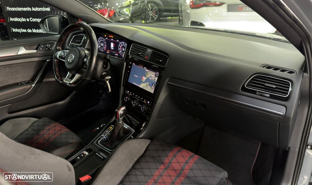 VW Golf 2.0 TSI GTi TCR DSG - 38
