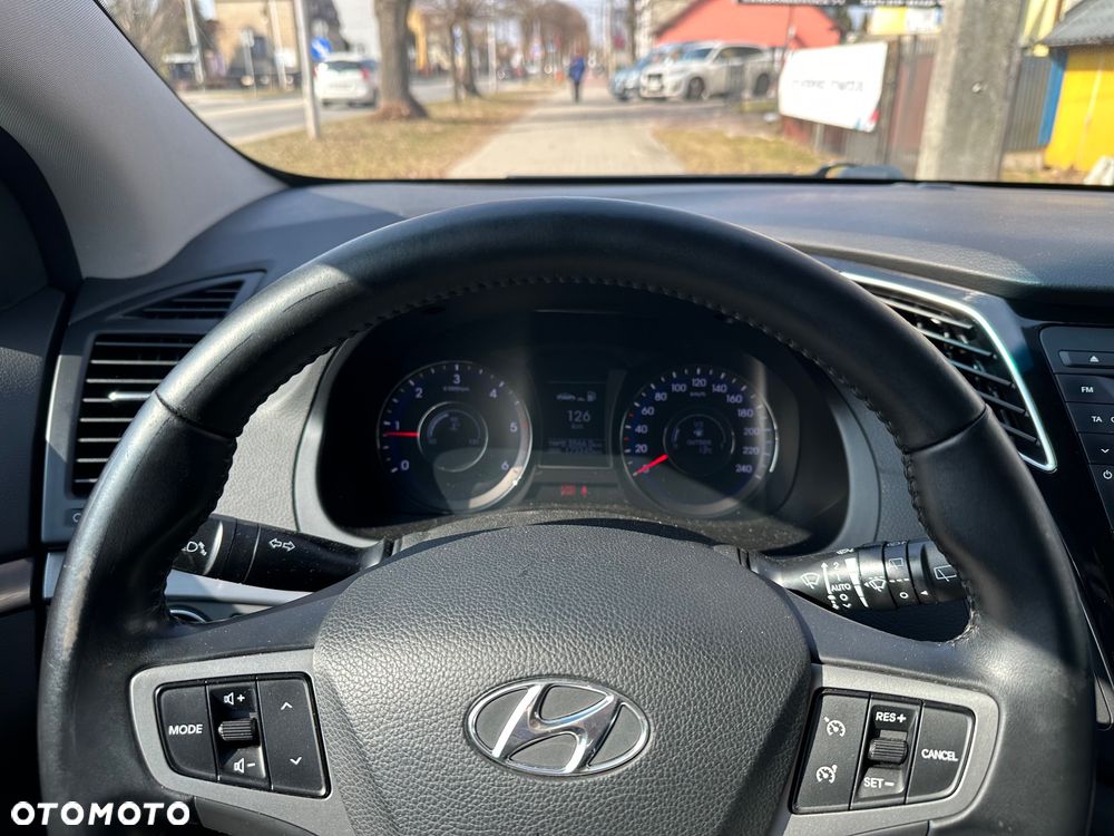 Hyundai i40 i40cw 1.7 CRDi Fifa World Cup Edition - 25