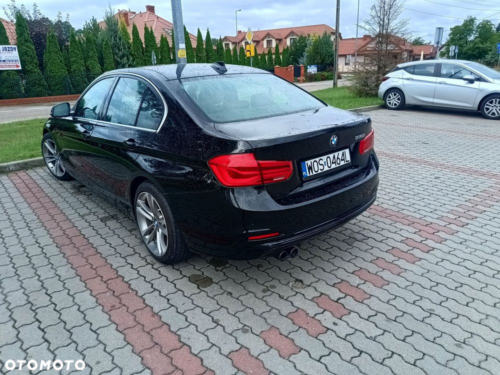 BMW Seria 3 330i - 5