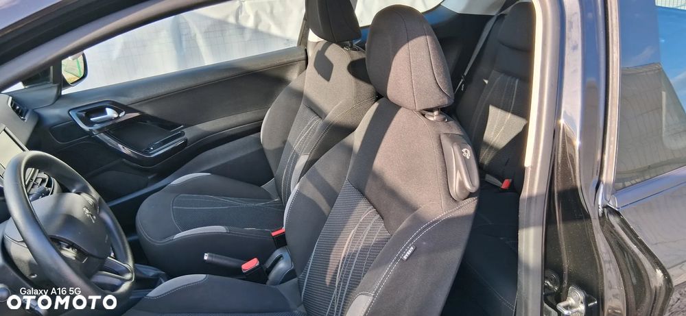 Peugeot 208 82 VTI Active - 11