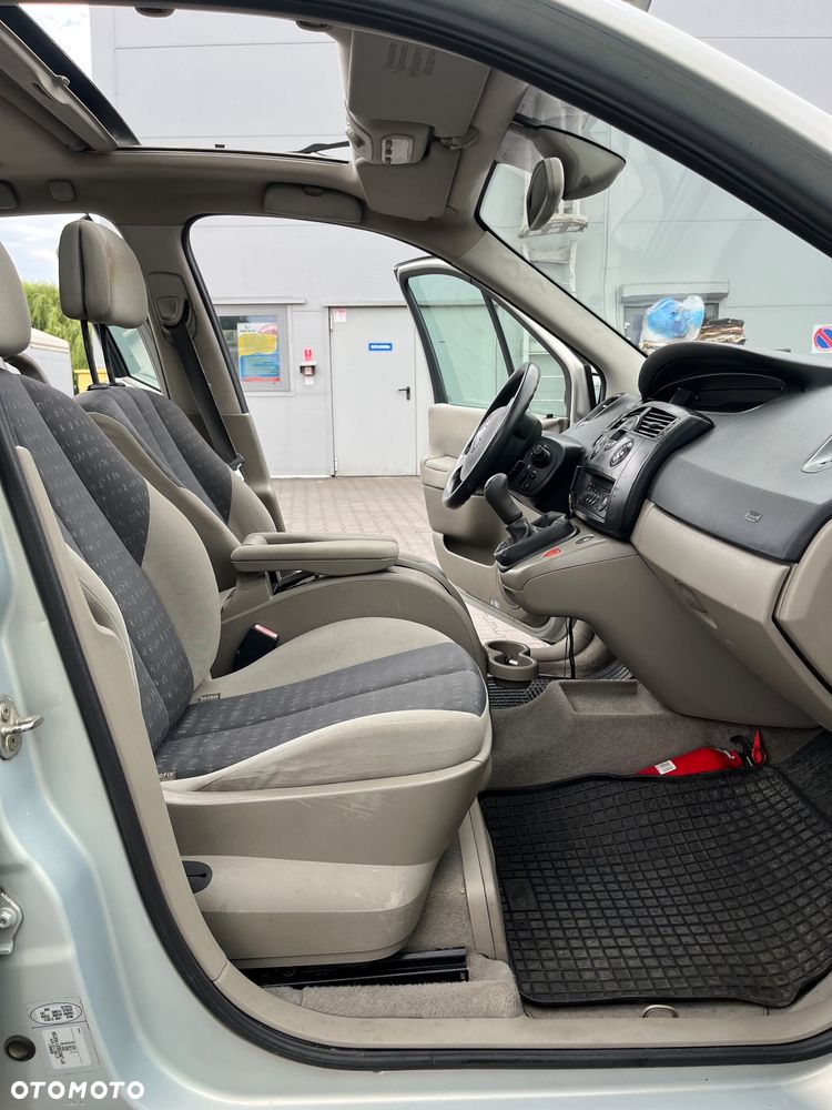 Renault Scenic 1.5d Ci Confort Privilege - 28