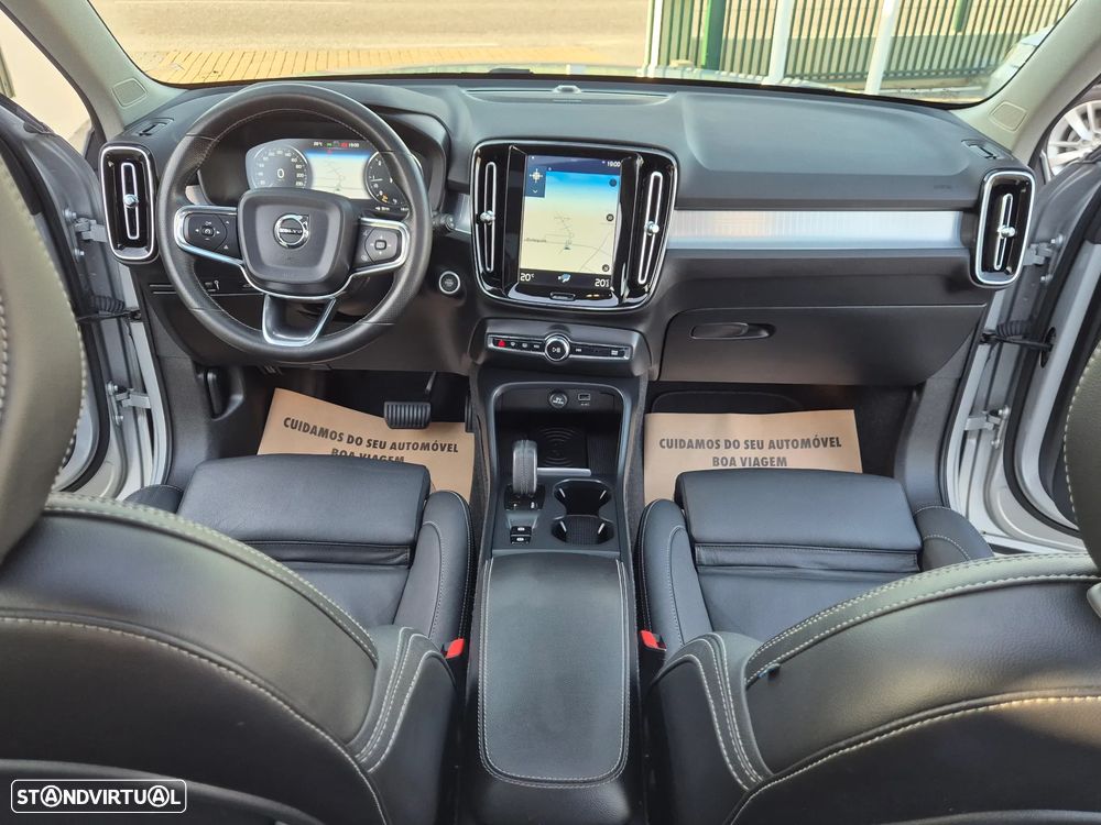 Volvo XC 40 2.0 D4 Momentum Plus AWD - 4