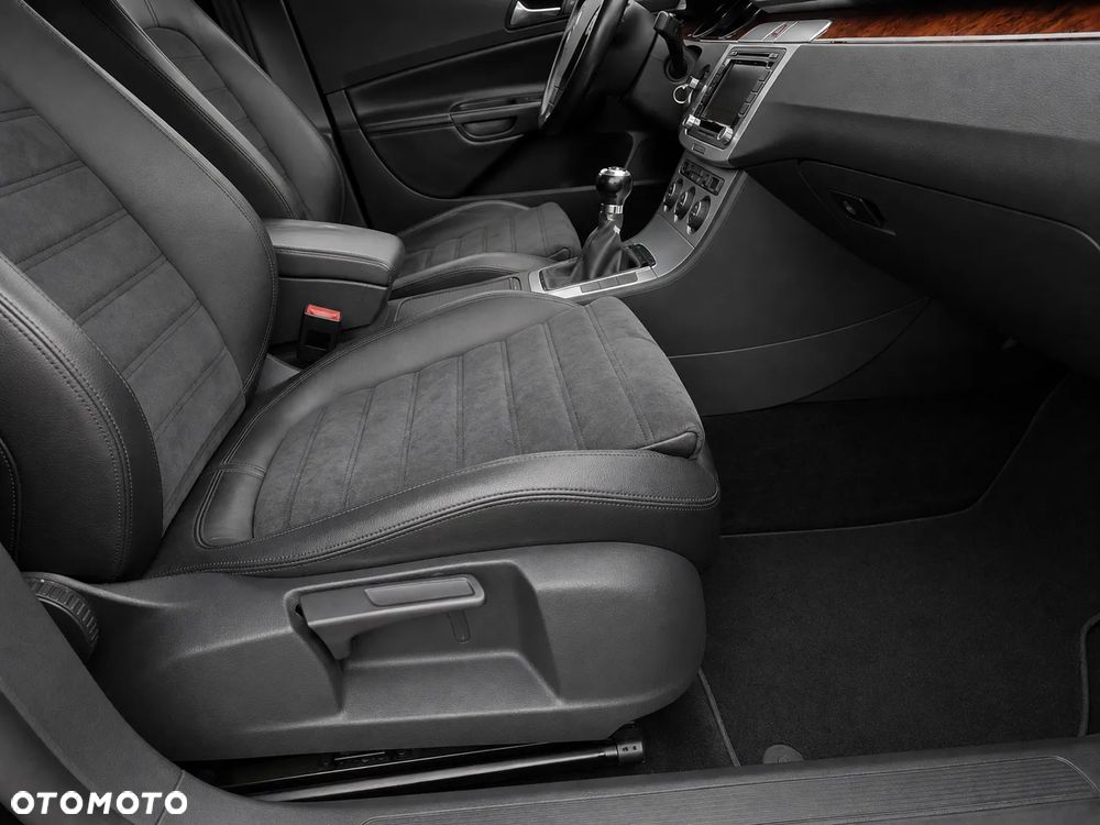 Volkswagen Passat 1.8 TSI Individual - 23