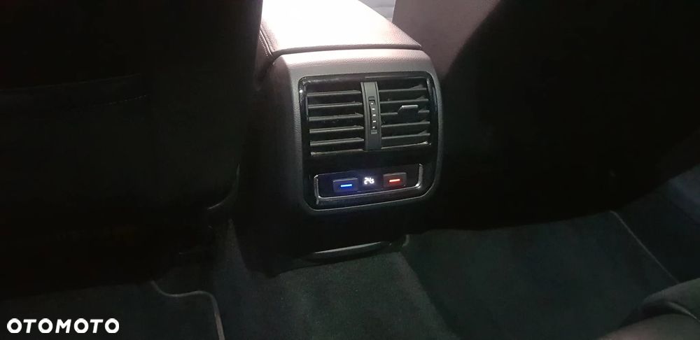 Volkswagen Passat - 28