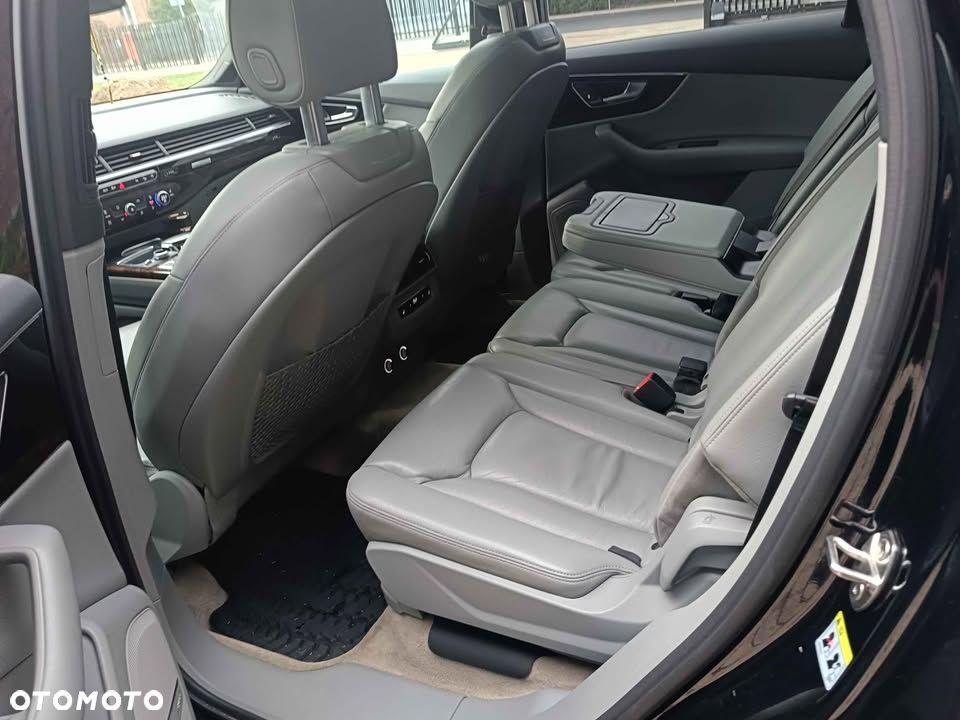 Audi Q7 - 9