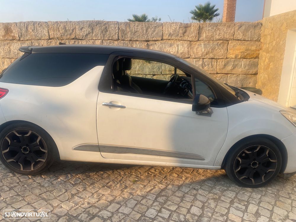 Citroën DS3 1.6 e-HDi Airdream Sport Chic - 2