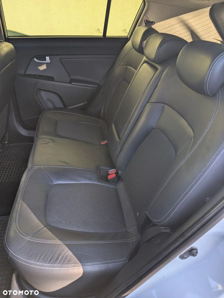 Kia Sportage 2.0 CRDI XL - 10